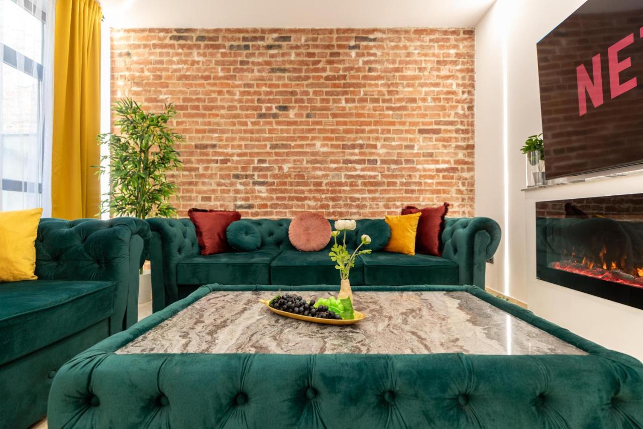 Luxury Living: Smart 2Br Apartment At Unirii Square Bükreş Dış mekan fotoğraf