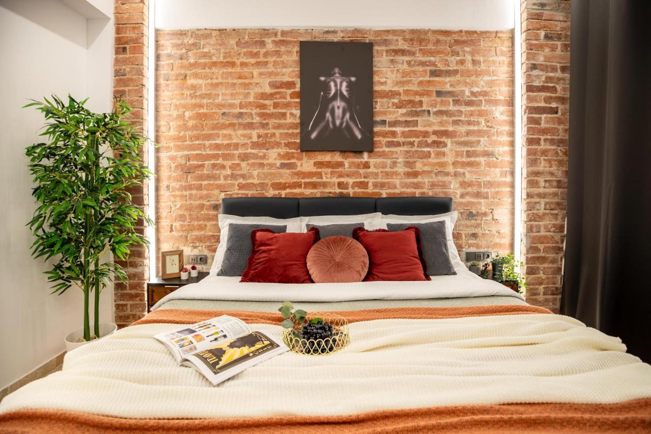 Luxury Living: Smart 2Br Apartment At Unirii Square Bükreş Dış mekan fotoğraf