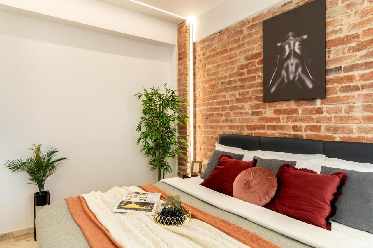 Luxury Living: Smart 2Br Apartment At Unirii Square Bükreş Dış mekan fotoğraf