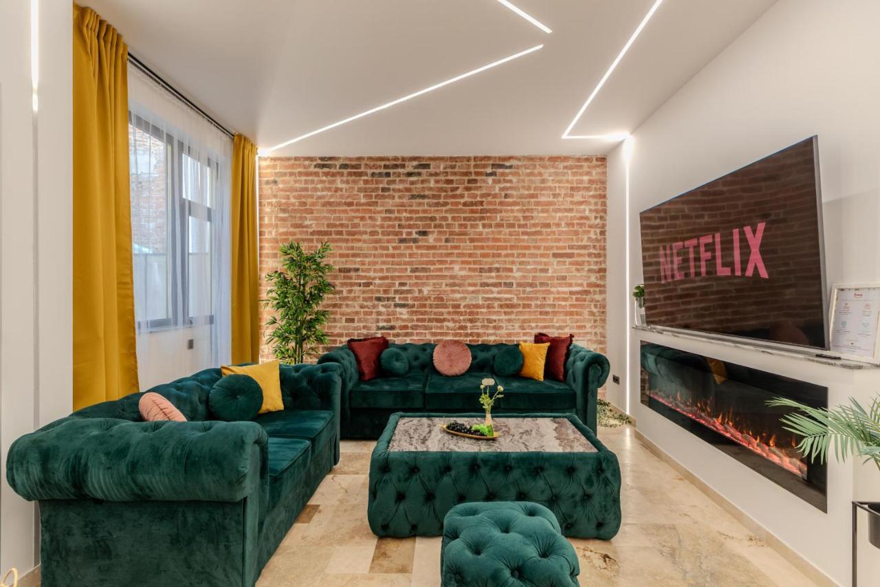 Luxury Living: Smart 2Br Apartment At Unirii Square Bükreş Dış mekan fotoğraf