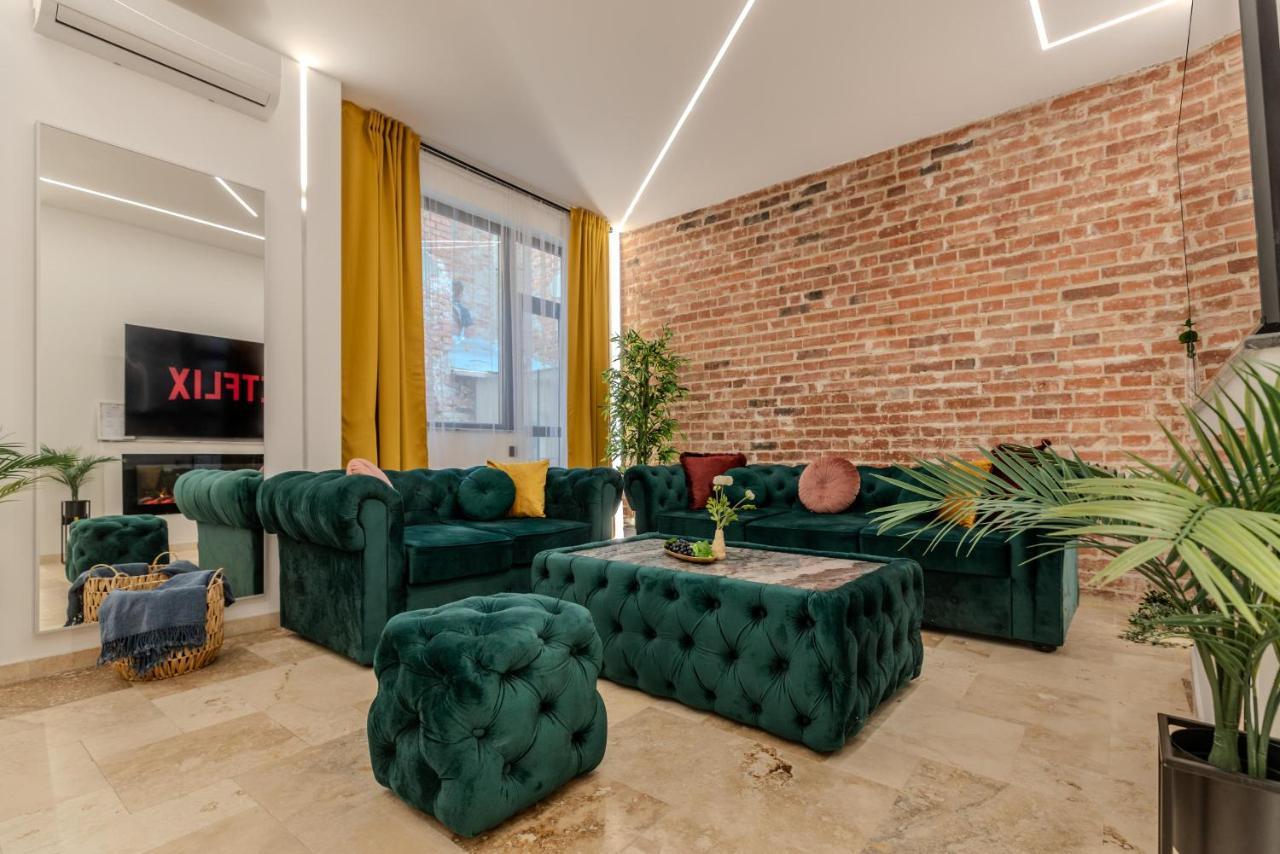 Luxury Living: Smart 2Br Apartment At Unirii Square Bükreş Dış mekan fotoğraf