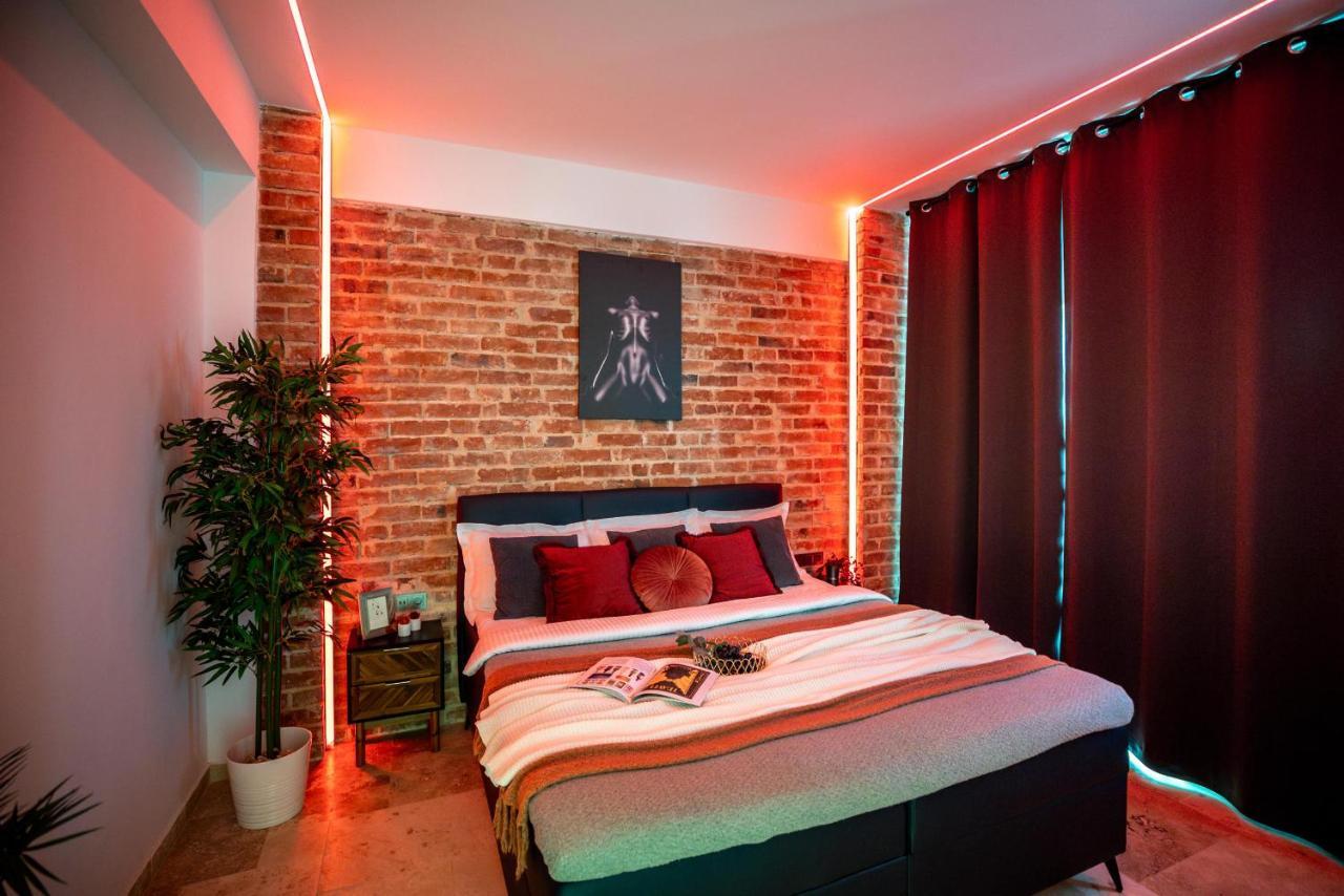 Luxury Living: Smart 2Br Apartment At Unirii Square Bükreş Dış mekan fotoğraf