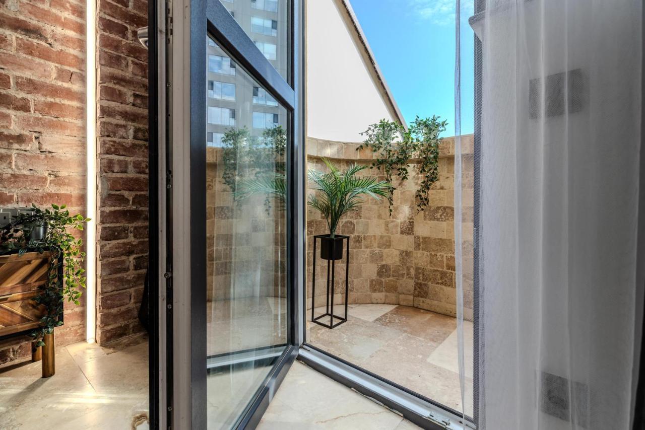 Luxury Living: Smart 2Br Apartment At Unirii Square Bükreş Dış mekan fotoğraf