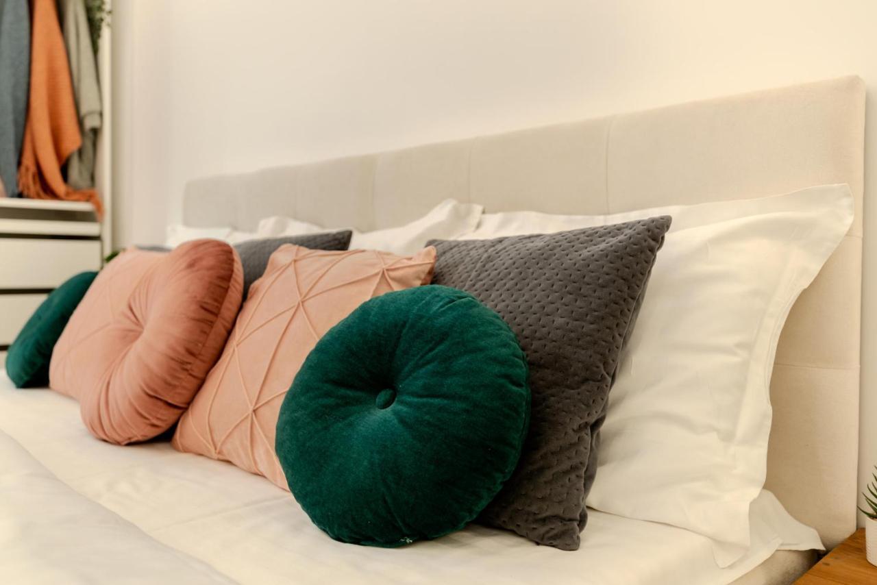 Luxury Living: Smart 2Br Apartment At Unirii Square Bükreş Dış mekan fotoğraf